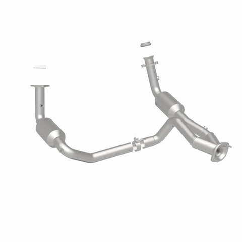 MagnaFlow DF Catalytic Conv OEM 2005 GMC Sierra/Chevrolet Silverado 1500/Cadillac Escalade Underbody