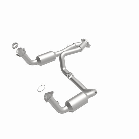 MagnaFlow DF Catalytic Conv OEM 2005 GMC Sierra/Chevrolet Silverado 1500/Cadillac Escalade Underbody