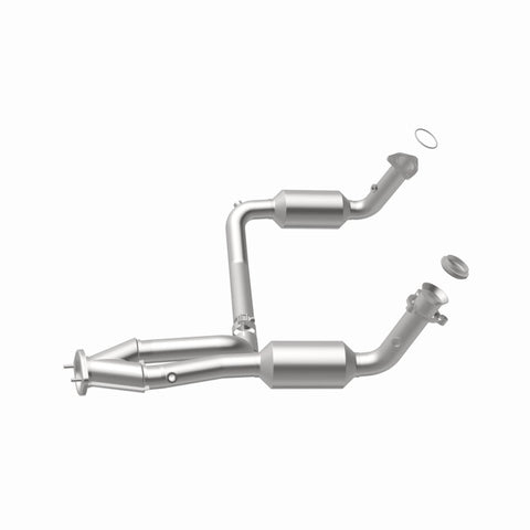 MagnaFlow DF Catalytic Conv OEM 2005 GMC Sierra/Chevrolet Silverado 1500/Cadillac Escalade Underbody