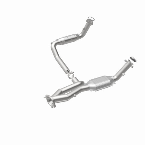 MagnaFlow DF Cat. Conv 02-06 Cadillac Truck. 8 5.3L Dual Conv. Y-Pipe Assy 2wd/Chevy Truck 99-07