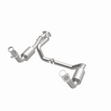 MagnaFlow DF Catalytic Conv OEM 2005 GMC Sierra/Chevrolet Silverado 1500/Cadillac Escalade Underbody