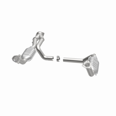 MagnaFlow DF Cat. Conv 02-06 Cadillac Truck. 8 5.3L Dual Conv. Y-Pipe Assy 2wd/Chevy Truck 99-07
