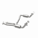 MagnaFlow DF Catalytic Conv OEM 2005 GMC Sierra/Chevrolet Silverado 1500/Cadillac Escalade Underbody