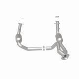 MagnaFlow DF Catalytic Conv OEM 2005 GMC Sierra/Chevrolet Silverado 1500/Cadillac Escalade Underbody